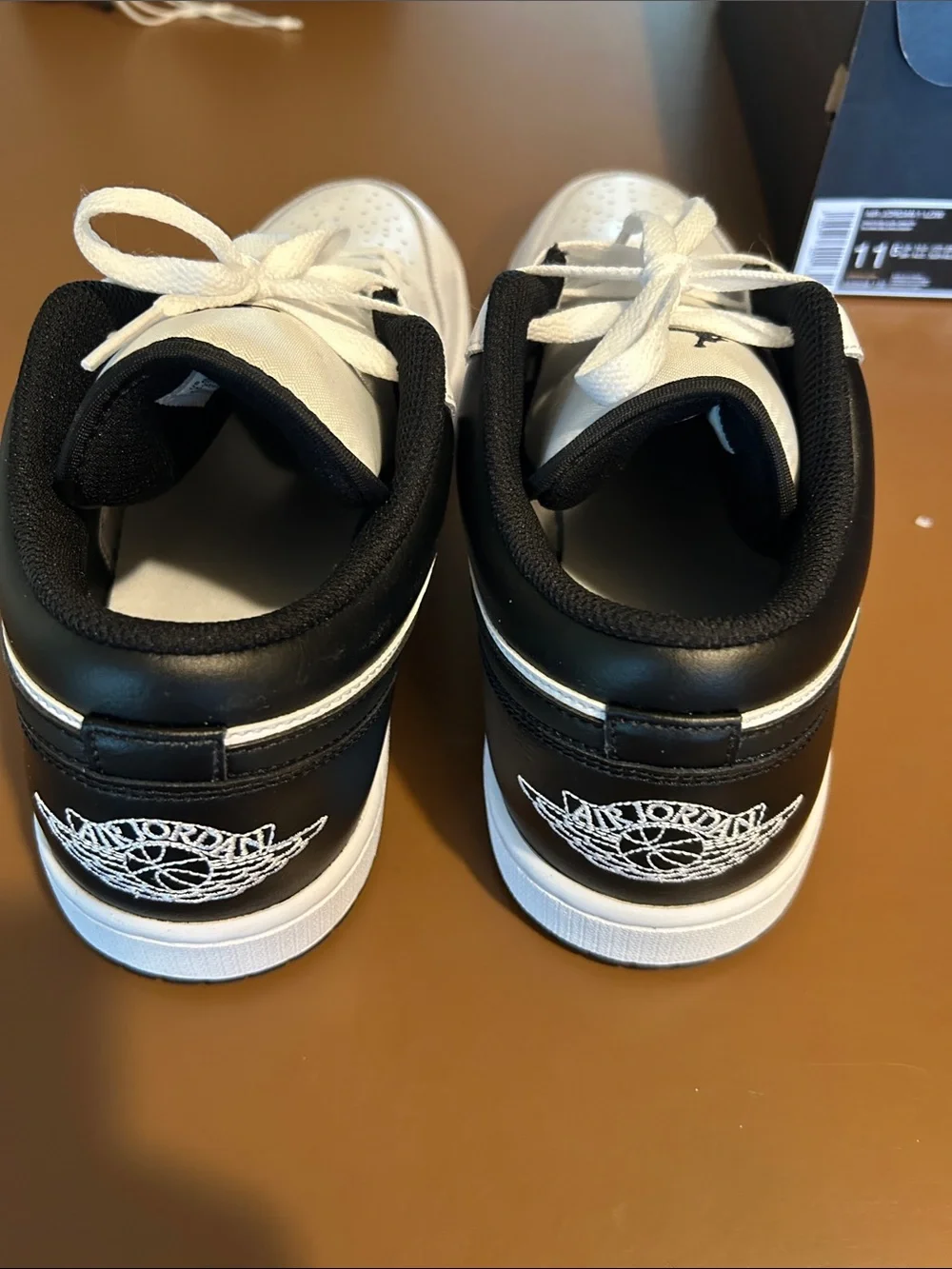Jordan clean white